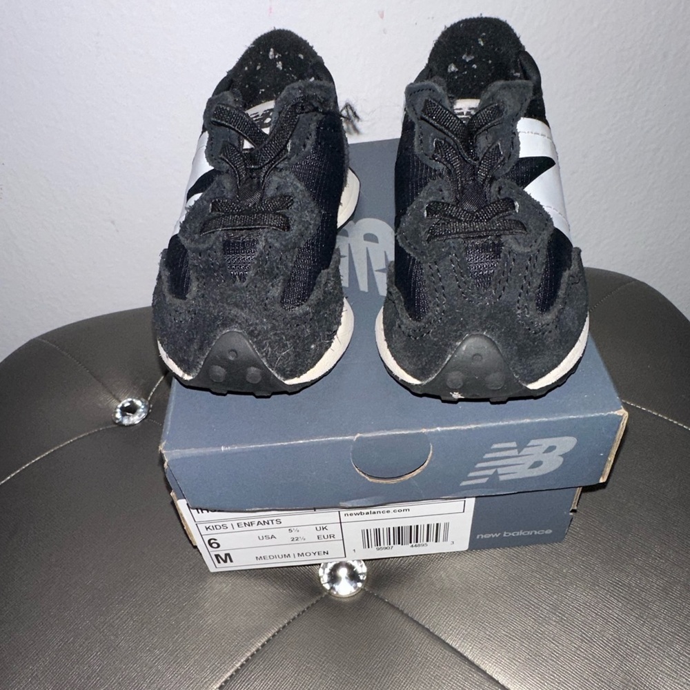 Worn new balance mint condition original box size 6c